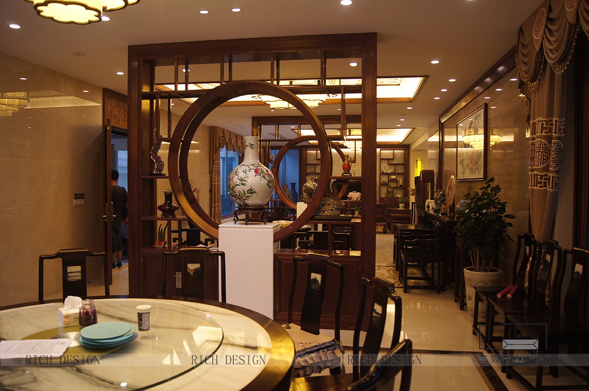 东逸湾中式餐厅角度四装修实景图