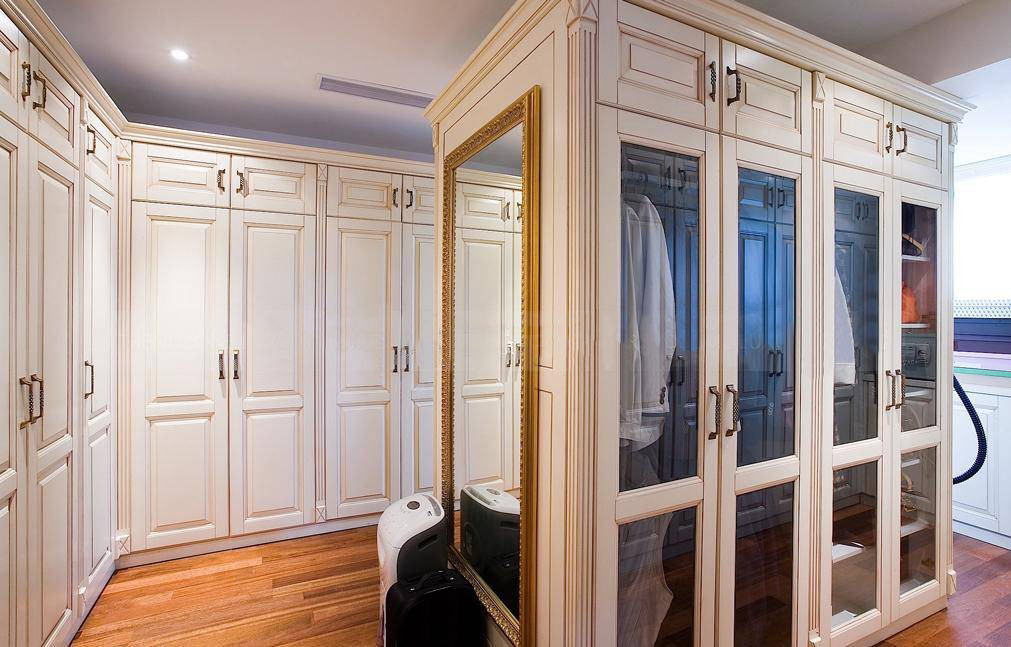 别墅装饰效果图衣帽间