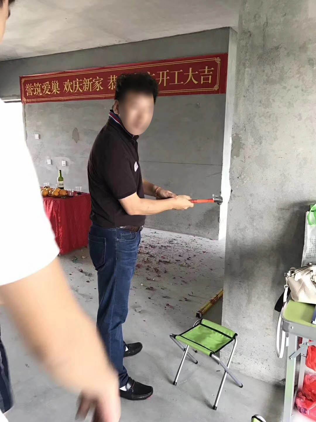 香山美墅业主现场敲响开工锤