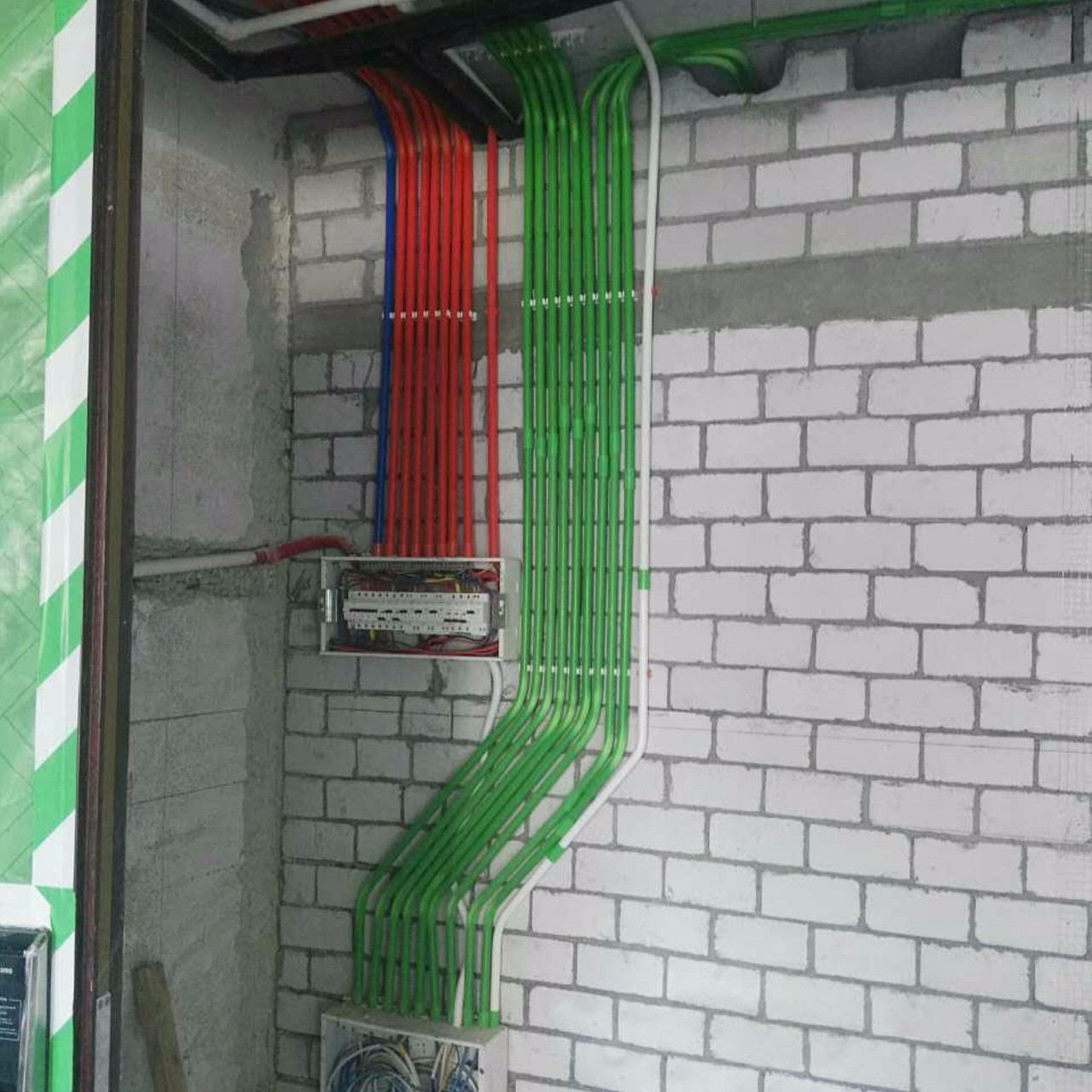 乐府别墅装修设计—电线装饰工艺