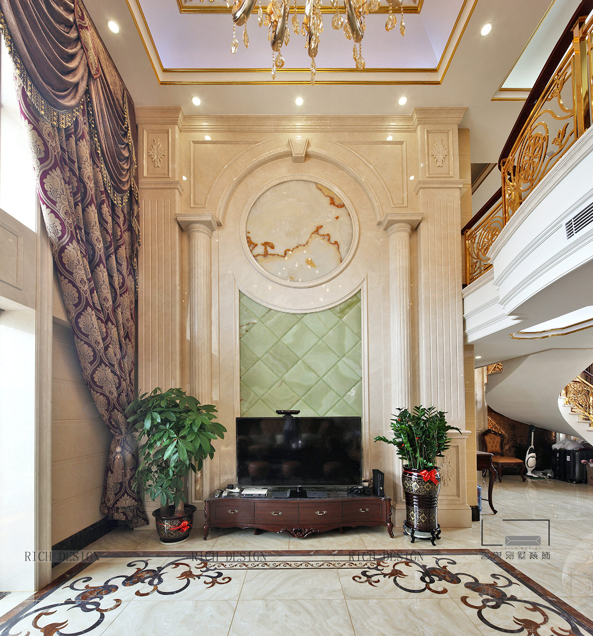 熙园山园欧式别墅客厅电视墙装修角度二实景图