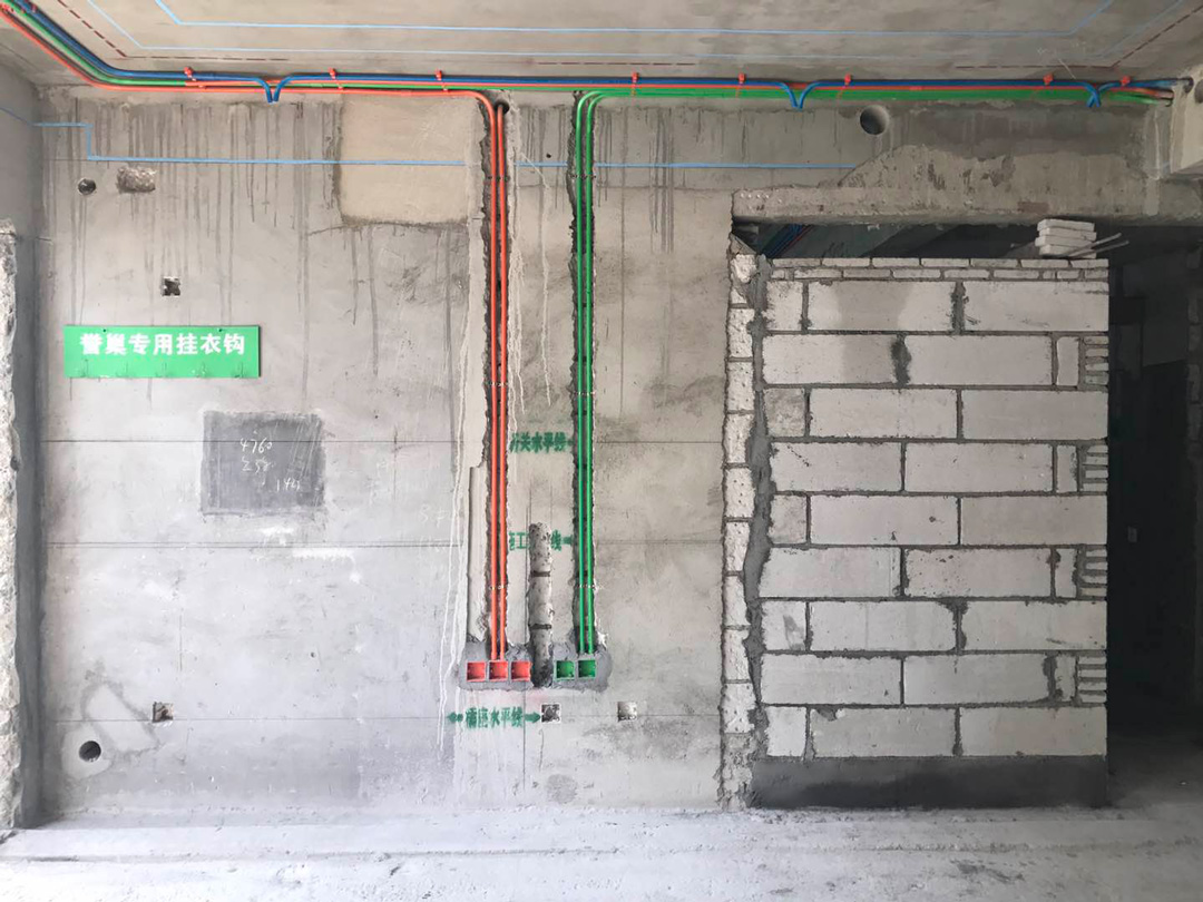 港铁天颂别墅电线走墙面装饰实拍图