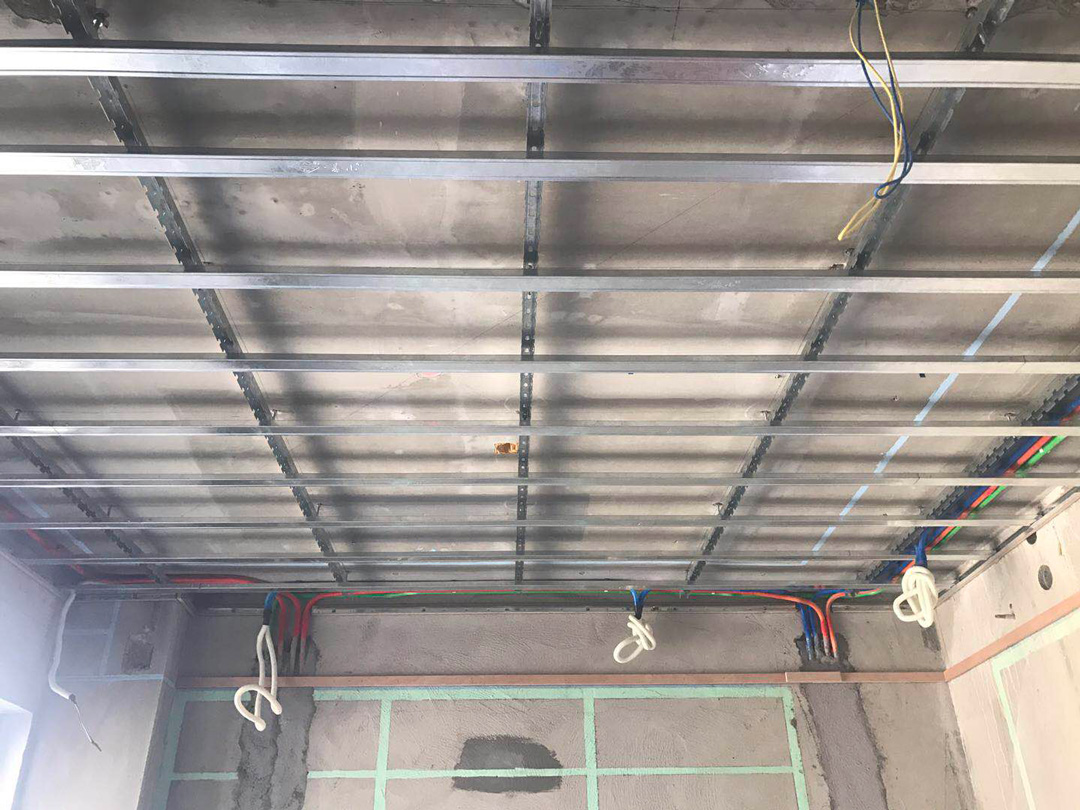 港铁天颂别墅天花龙骨装饰实拍图 港铁天颂别墅天花龙骨装饰实拍图