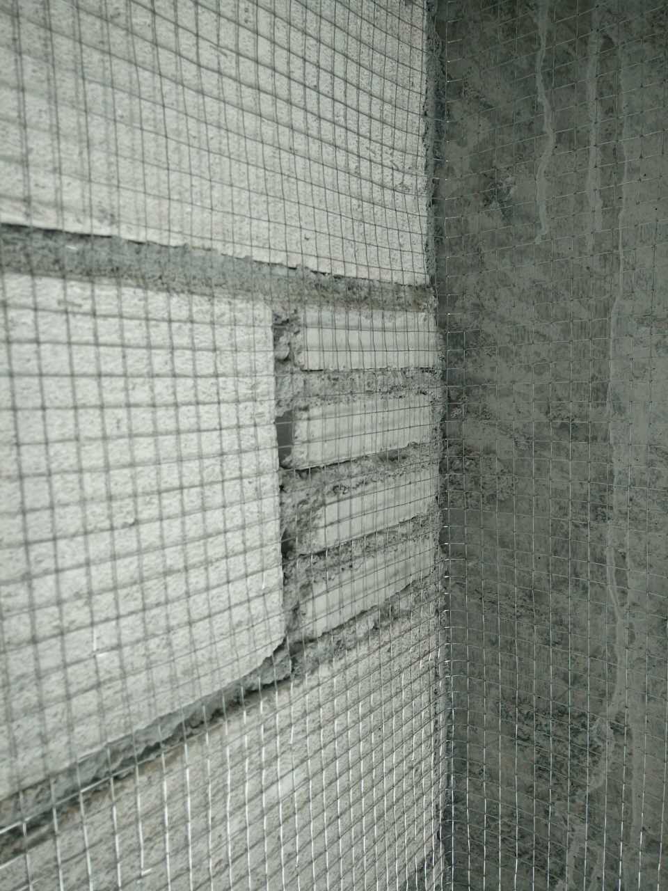 瑞士半山装修工程防御网墙装饰实拍图 瑞士半山装修工程防御网墙装饰实拍图