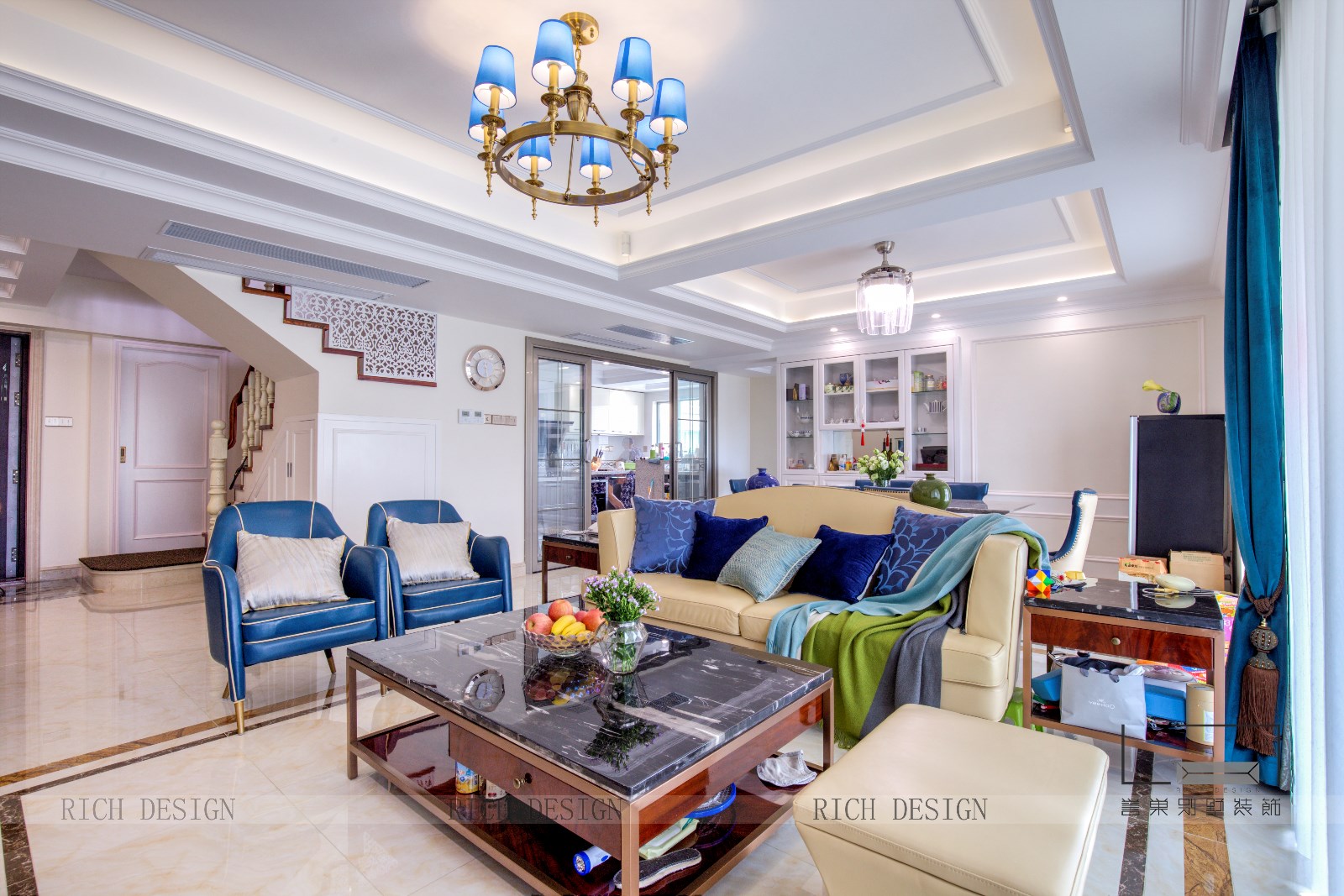 现代客厅装饰效果图