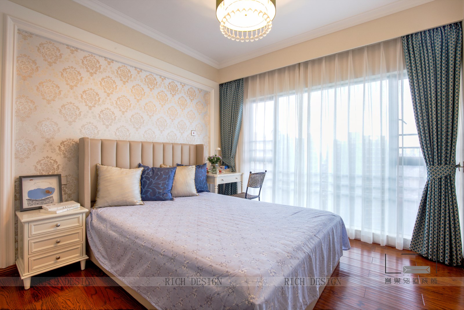 现代主卧装饰效果图